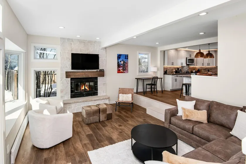 Luxury Duplex | Private Hot Tub | A/C - Image 1