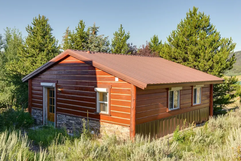 Cozy Island Park Cabin, 20 Mi to Yellowstone! - Image 1