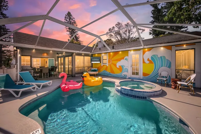 Funky Flamingo! Beach Gear and Heated Pool - Image 1