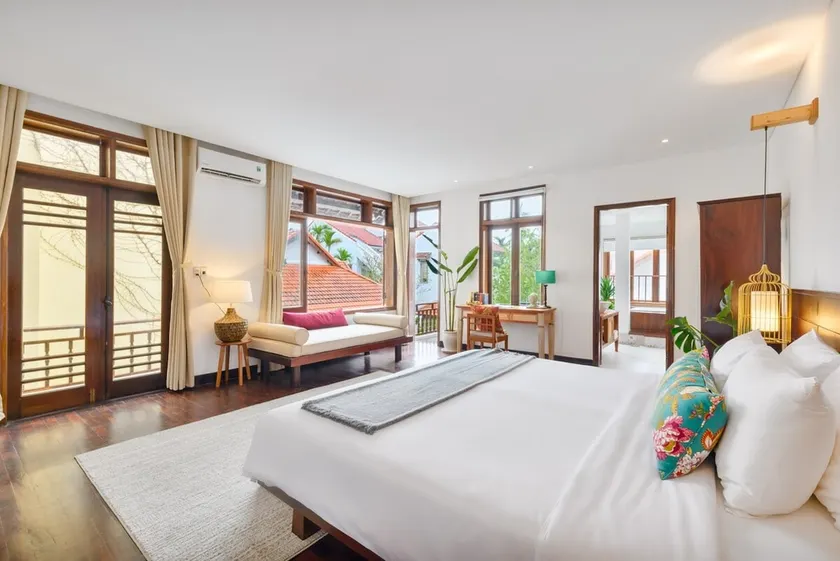 Adventure Villa | 10' Oldtown - Image 1