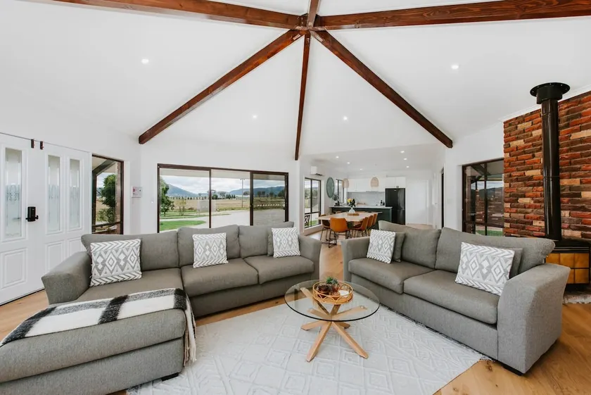 Anton Pavilion - Cheerful Country Solace in Mudgee - Image 1