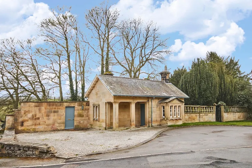 North Lodge - 17th Century Gate Cottage at Hassop Hall - Image 1