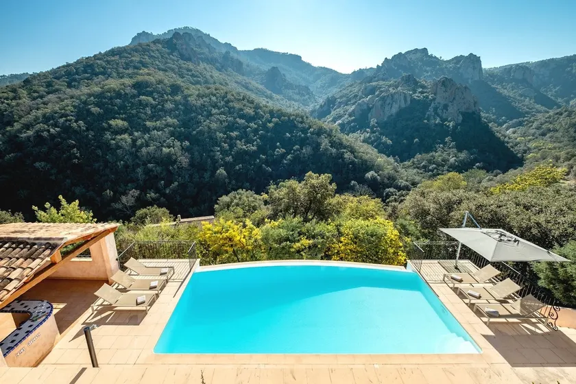 Luxury Villa for 8, private pool, airco, sea and mountain views - Image 1