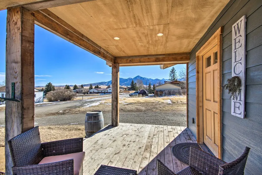 Livingston Home: Your Yellowstone Basecamp - Image 1