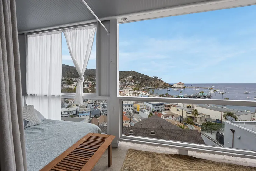 Remodeled 2B Home, Harbor Views - Image 1