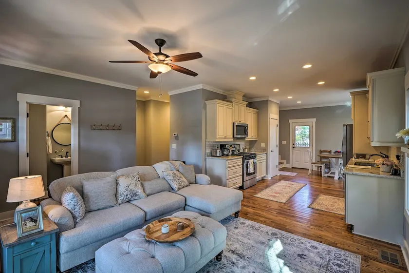 Cozy Southern Pines Retreat 1 Mi to Downtown! - Image 1
