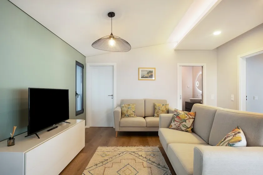 Apartment 'Referta Apartamento T1' with Sea View, Private Terrace and Wi-Fi - Image 1