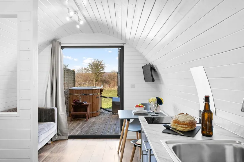 Kingston Black Glamping Pod - Hot Tub - Image 1