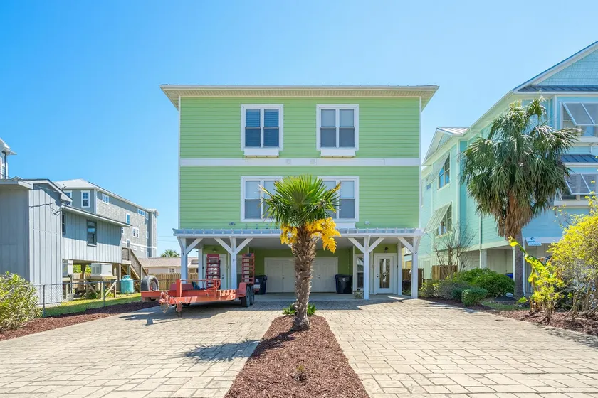 Beach Daze: 4 BR / 4 BA en duplex - 1 côté à Carolina Beach, pour 8 personnes - Image 1