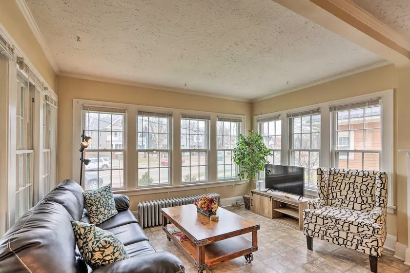 Lakewood Home w/ Yard ~ 8 Mi to Cleveland! - Image 1