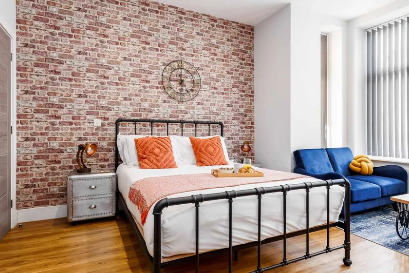 Cosy, Beautiful Studio Apt w/ Free Parking & Wi-Fi - Image 1