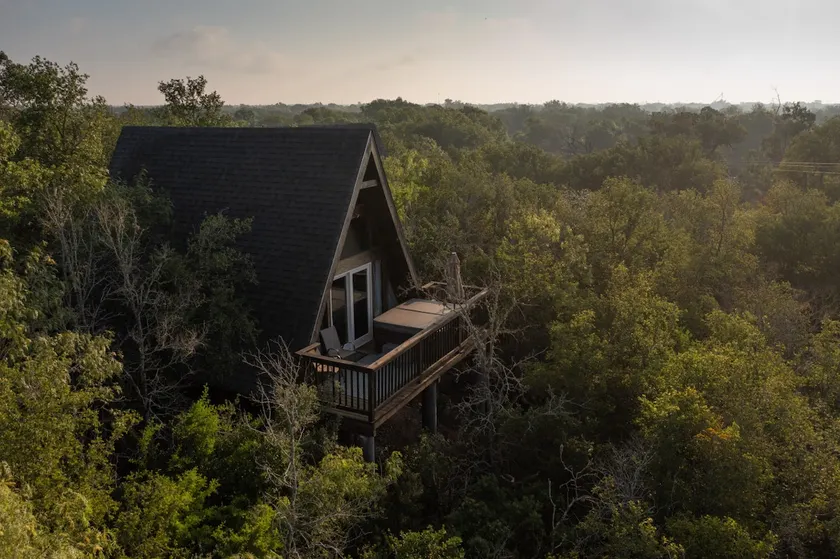 Dean's Den: Private Deck w/ Jacuzzi and a View - Image 1