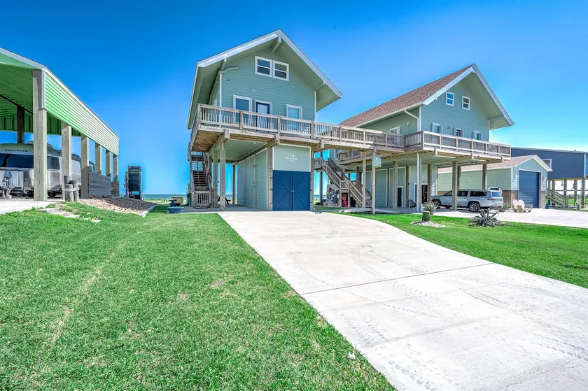 Beautiful Beachfront Home with Amazing Views, Steps to Beach - Image 1