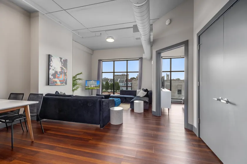 Luxury Apartment w/ City Views - Leonard Building - Image 1