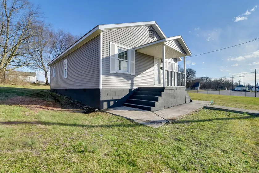 Walkable Hopkinsville Home w/ Yard! - Image 1