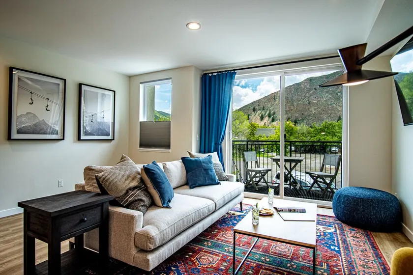 Mountain View Villa - Lux 3BD w/Roof Terrace - Downtown Hailey - Image 1