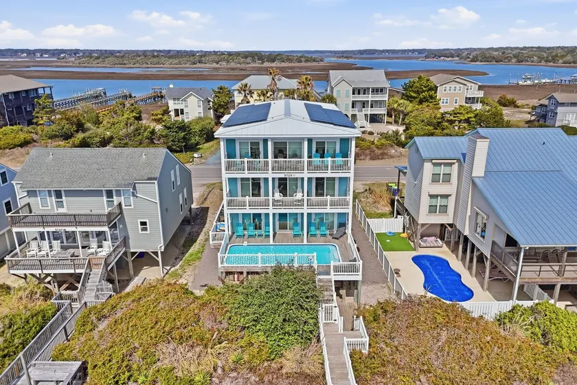 The Sandcastle by Oak Island Accommodations - Image 1