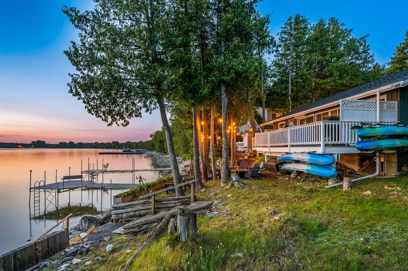 Stunning Waterfront Cottage | Private Dock + Hot T - Image 1