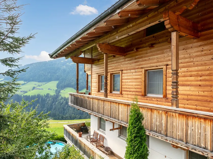 Holiday apartment close to the centre, mountain view - Image 1