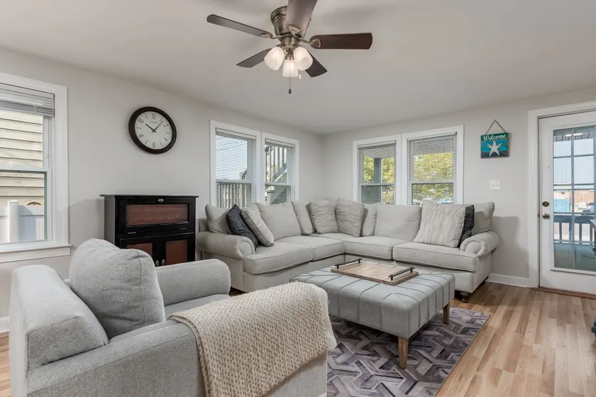 Copacabana Beach house 5 bedrooms downtown OCMD - Image 1