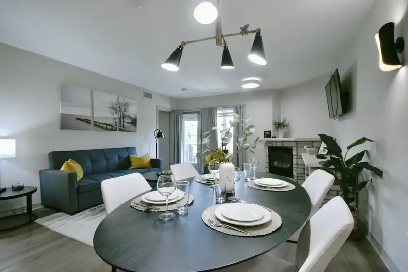 Top Level Luxury At Highland - Image 1