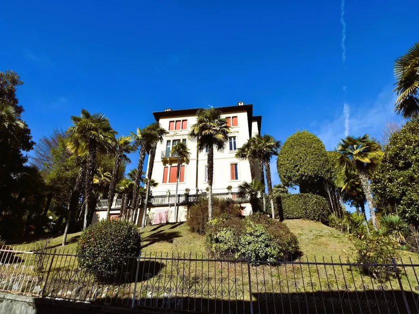 Apartment in Vignone Villa Setting - Image 1