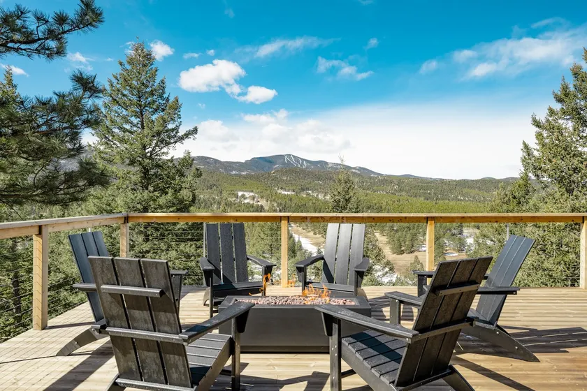 Wonder Lodge: Mountain Views, Hot Tub & Fire Pit - Image 1