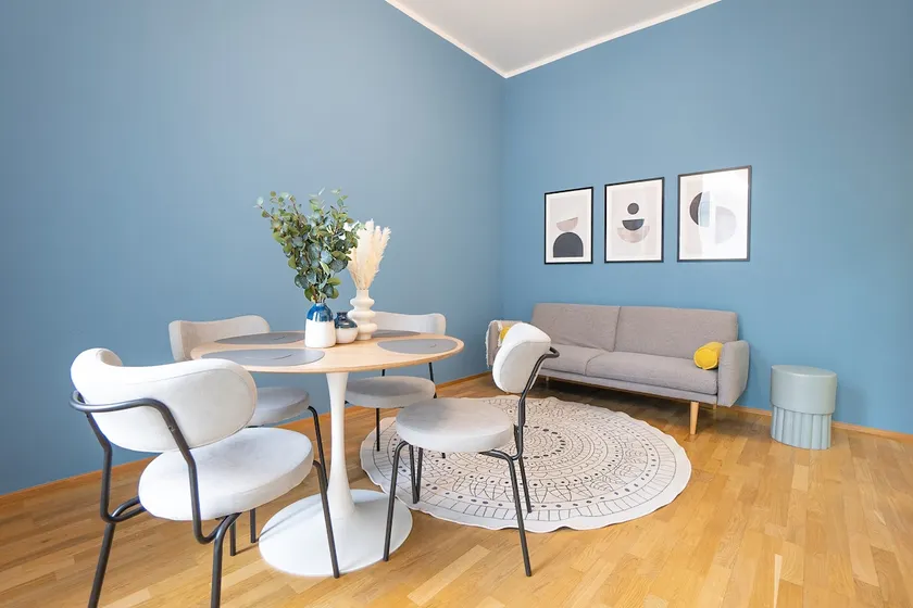 Bright apartment in the third district with a terrace - Image 1