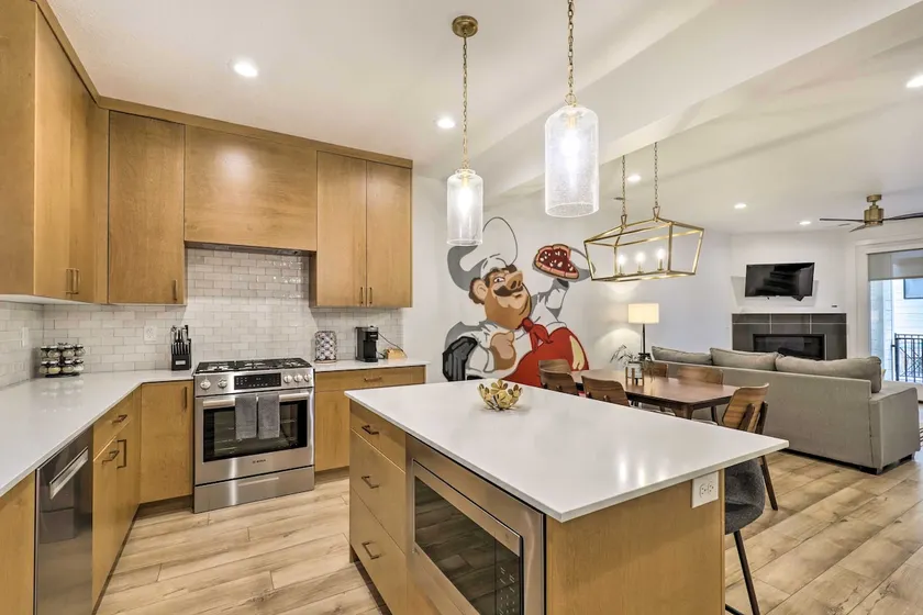 3-Story Provo Townhome: 1 Mi to BYU! - Image 1