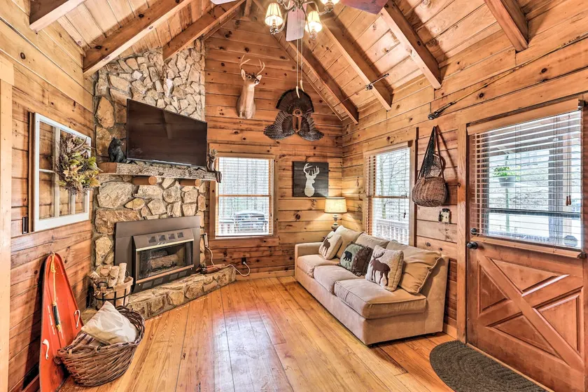 Stunning Ellijay Cabin w/ Community Amenities - Image 1