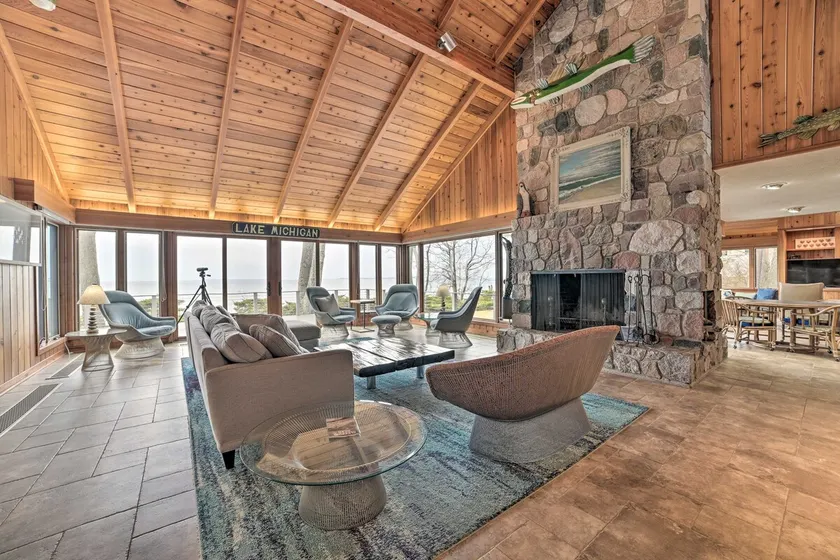 Lake Michigan Peaceful Escape, Sunsets, Fireplace - Image 1