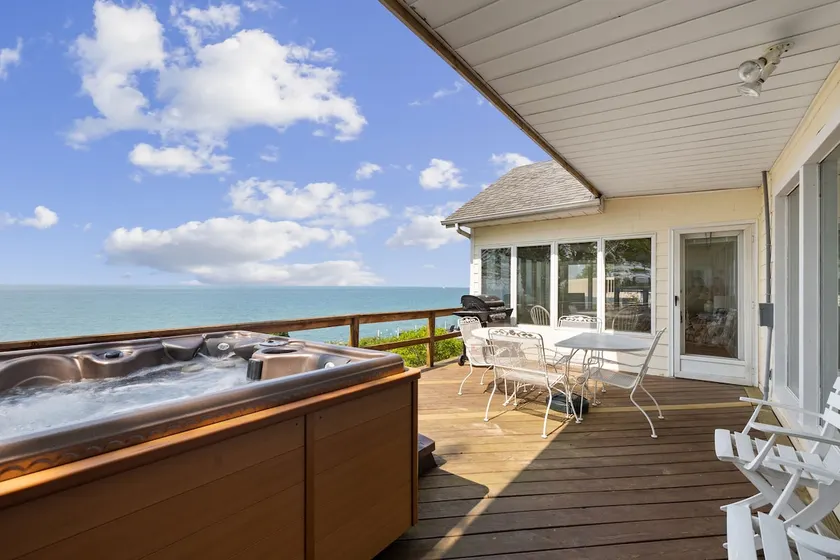 Lakefront Home - Sunroom, Deck, Grill & Lake View - Image 1