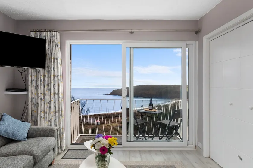 Freshwater Bay - Sea View Apartment - Image 1