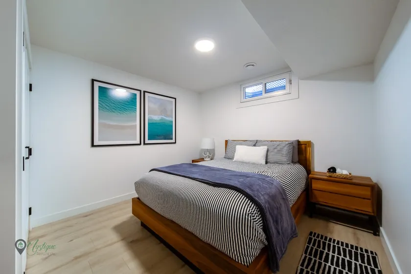 Sleeps 6 | 3 min from DT/Whyte Ave - Image 1