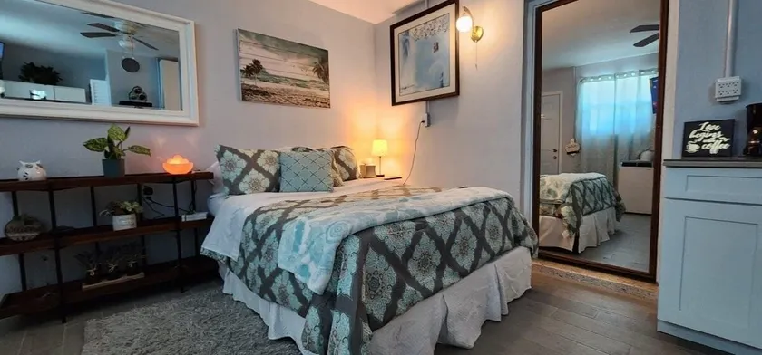 Sweet Studio in Sarasota - Image 1