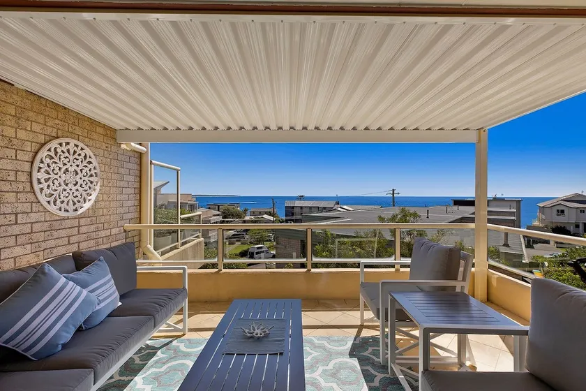Pacific Breeze 11 - Image 1