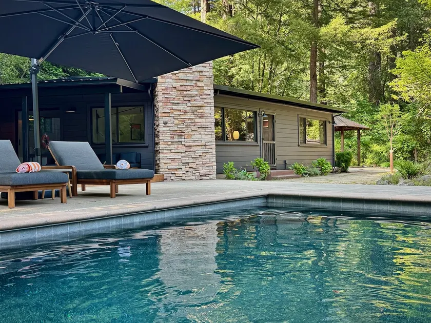 Sequoia Sisters Family Retreat Pool Hot Tub - Image 1