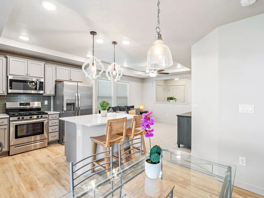Heart of Nampa-Hot Tub-Fenced Yard-Full Kitchen - Image 1