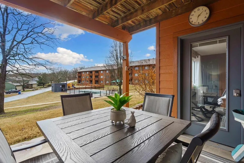 Pool View Oasis with Community Amenities - Image 1
