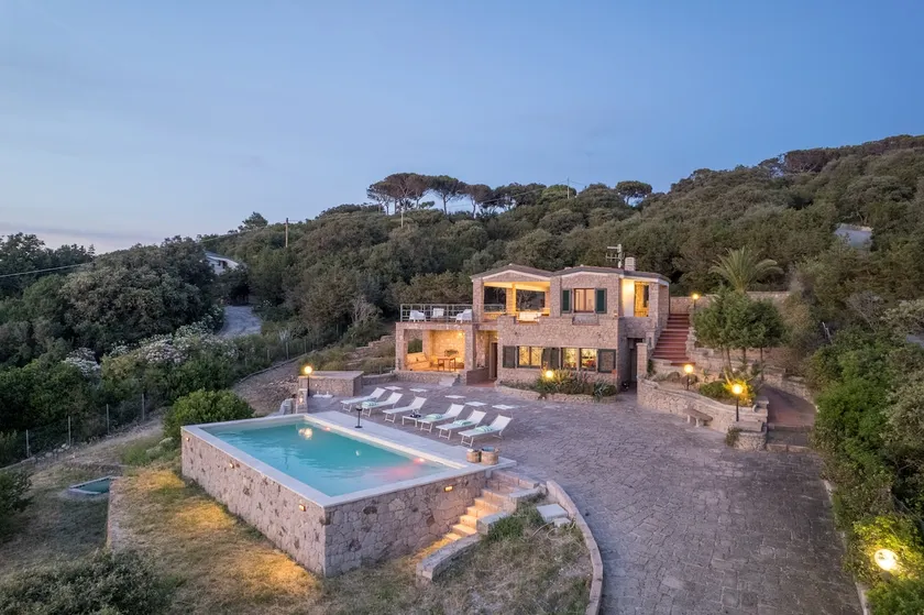 Villa Coral Bay - Image 1