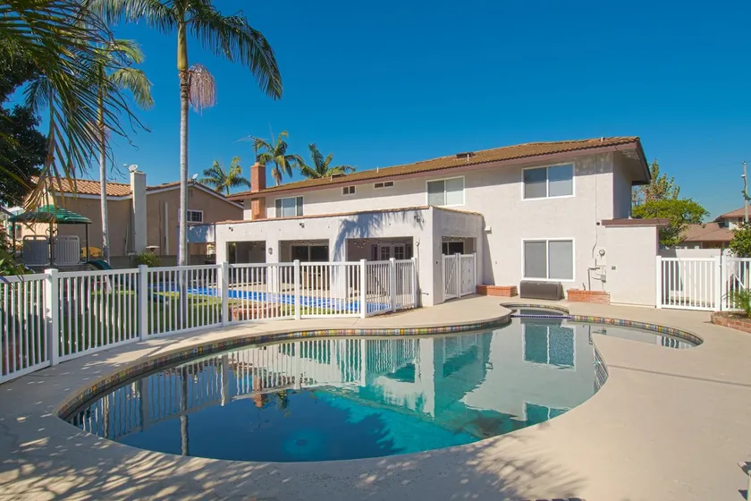 Backyard oasis w/ heated pool - 1.5mi to Disney - Image 1