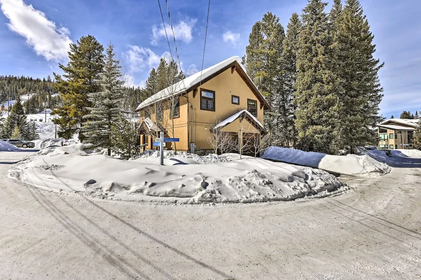 Mountainside Winter Park Ski Home w/ Hot Tub - Image 1