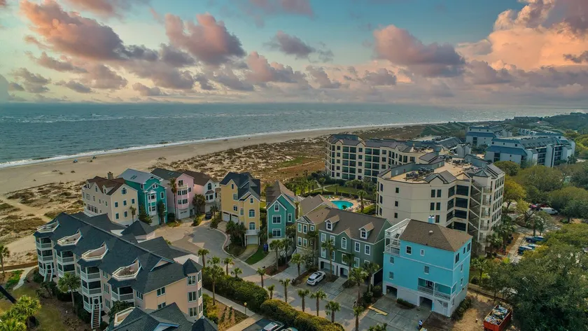 3 Summer Dunes - Classic Ocean View Beach House! - Image 1