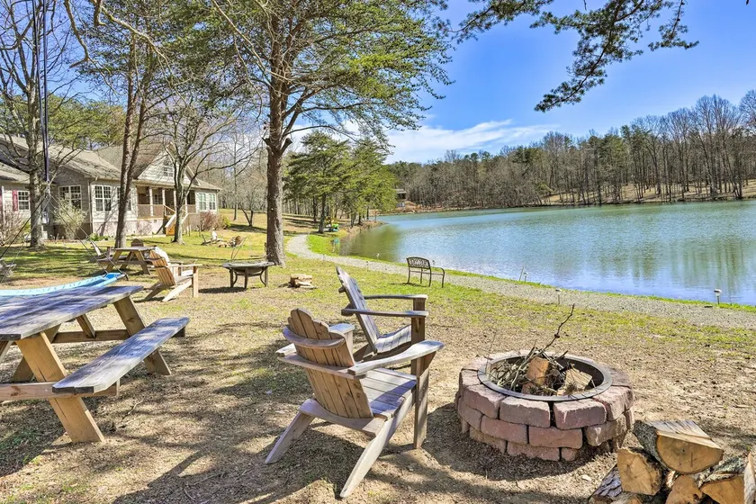 10 Mi to Drive-In: Lakefront Trenton Cabin! - Image 1