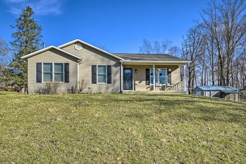 Berkeley Springs Vacation Home w/ Fire Pit! - Image 1