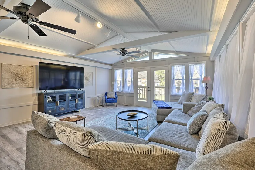 Private Dock & Deck: Lakefront Hot Springs Home! - Image 1