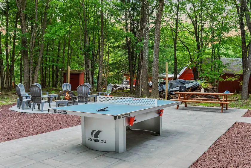 Maple Oasis by Avantstay Newly Built w/ Hot Tub, Game Room & Fire Pit - Image 1