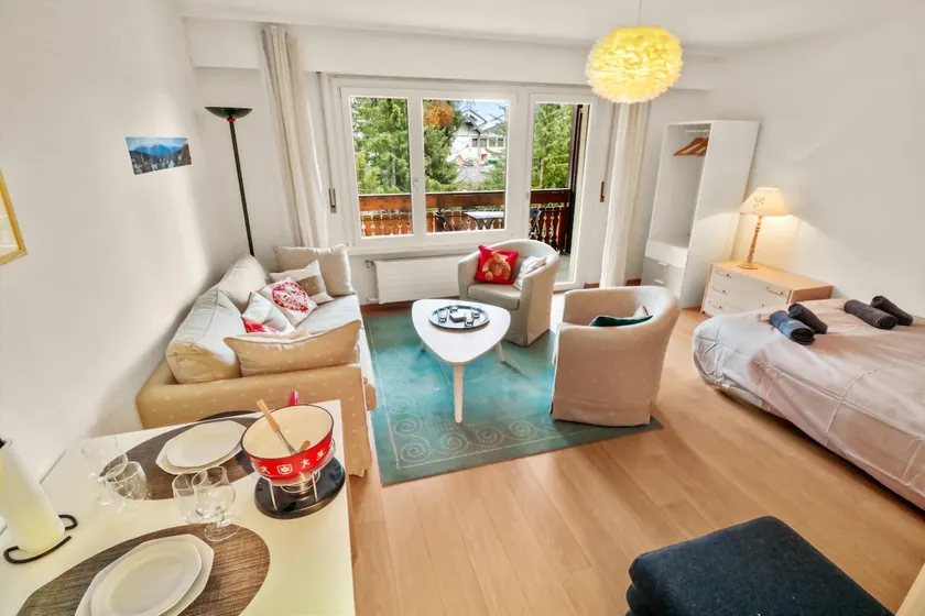Warm and peaceful studio - Image 1