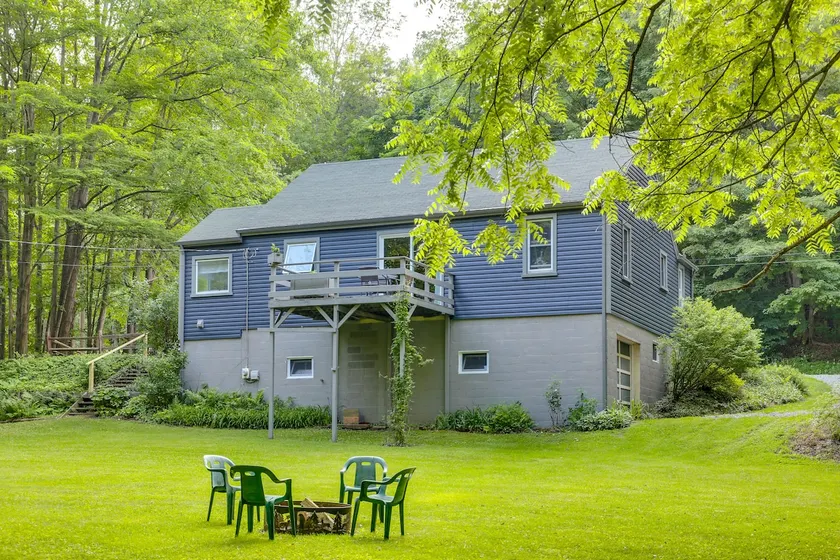Meadville Home: Private Yard & Fishing Nearby - Image 1