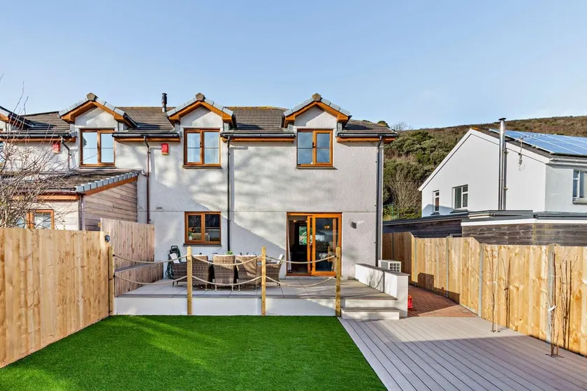 3 bedroom accommodation in Portreath - Image 1